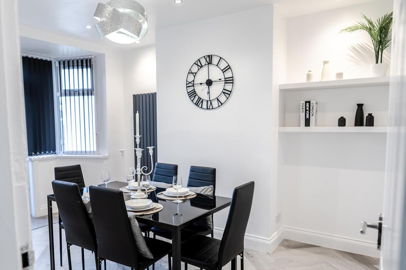 Lymer House - Stylish 3 Bedroom House In Wolverhampton Exterior foto