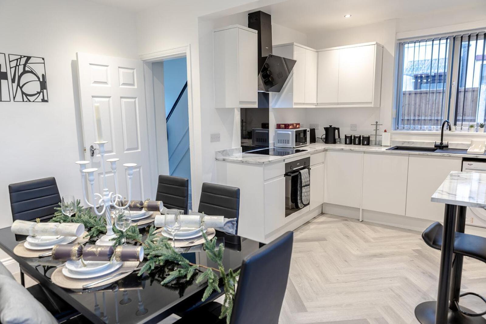 Lymer House - Stylish 3 Bedroom House In Wolverhampton Exterior foto